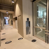 Spa lockers / showers (Kingston University)