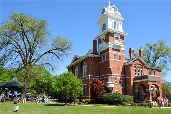Gwinnett Historic Courthouse Location