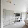 Clapham Old Town Home