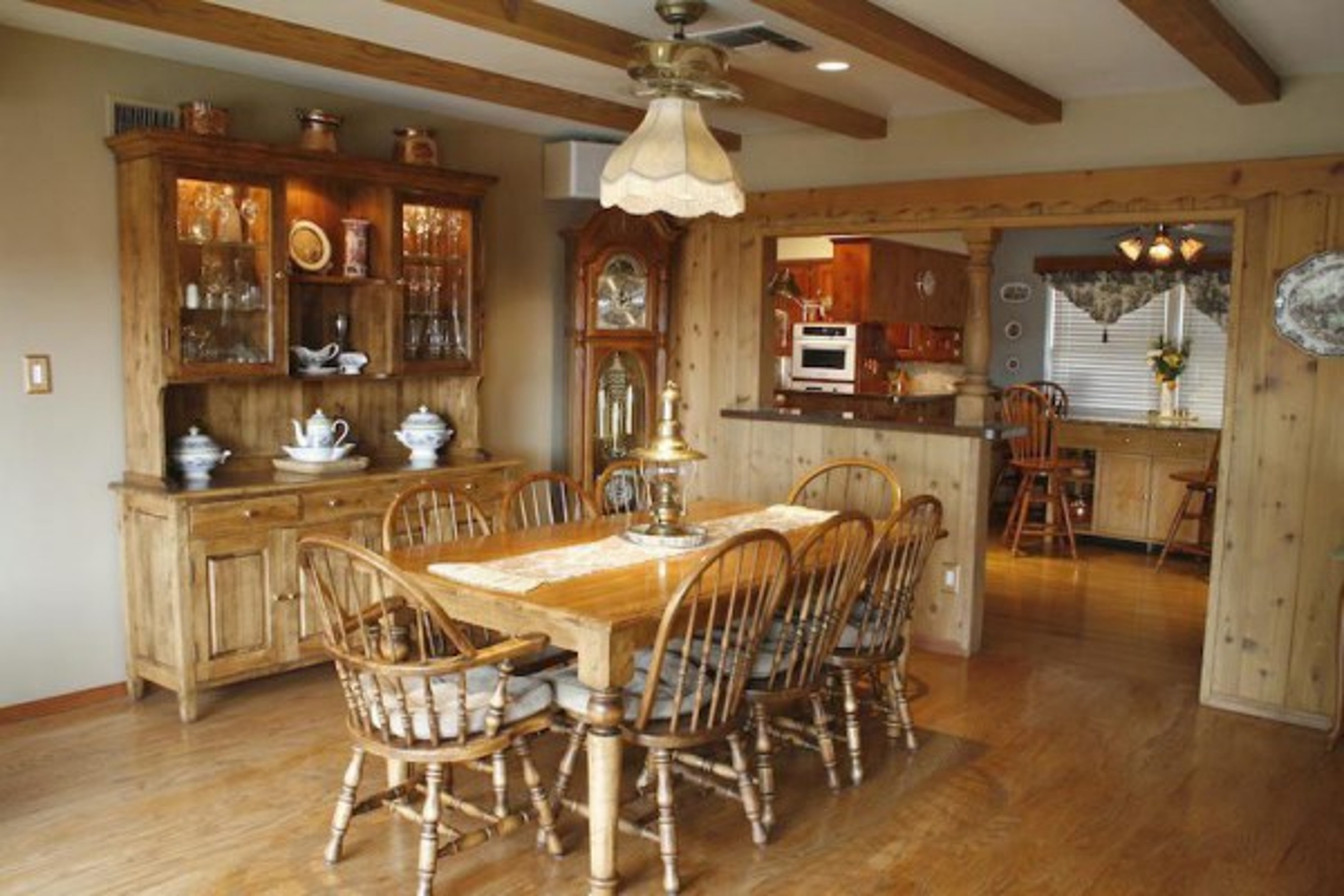 Locations Hub - Storybook Ranch Style | Mid-Century | Photoshoot Set