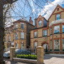 Clapham Old Town Home