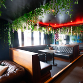 Nightclub: Sit down bar 